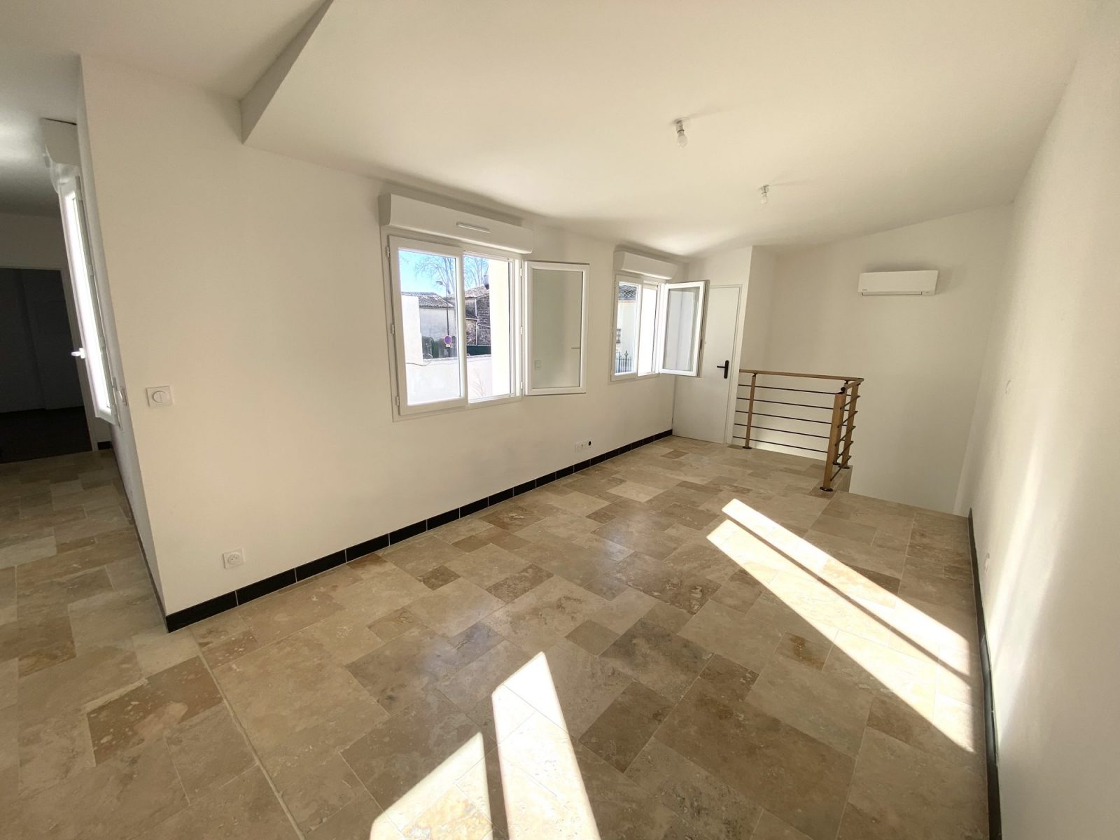 1707666490_VA1902_2_original