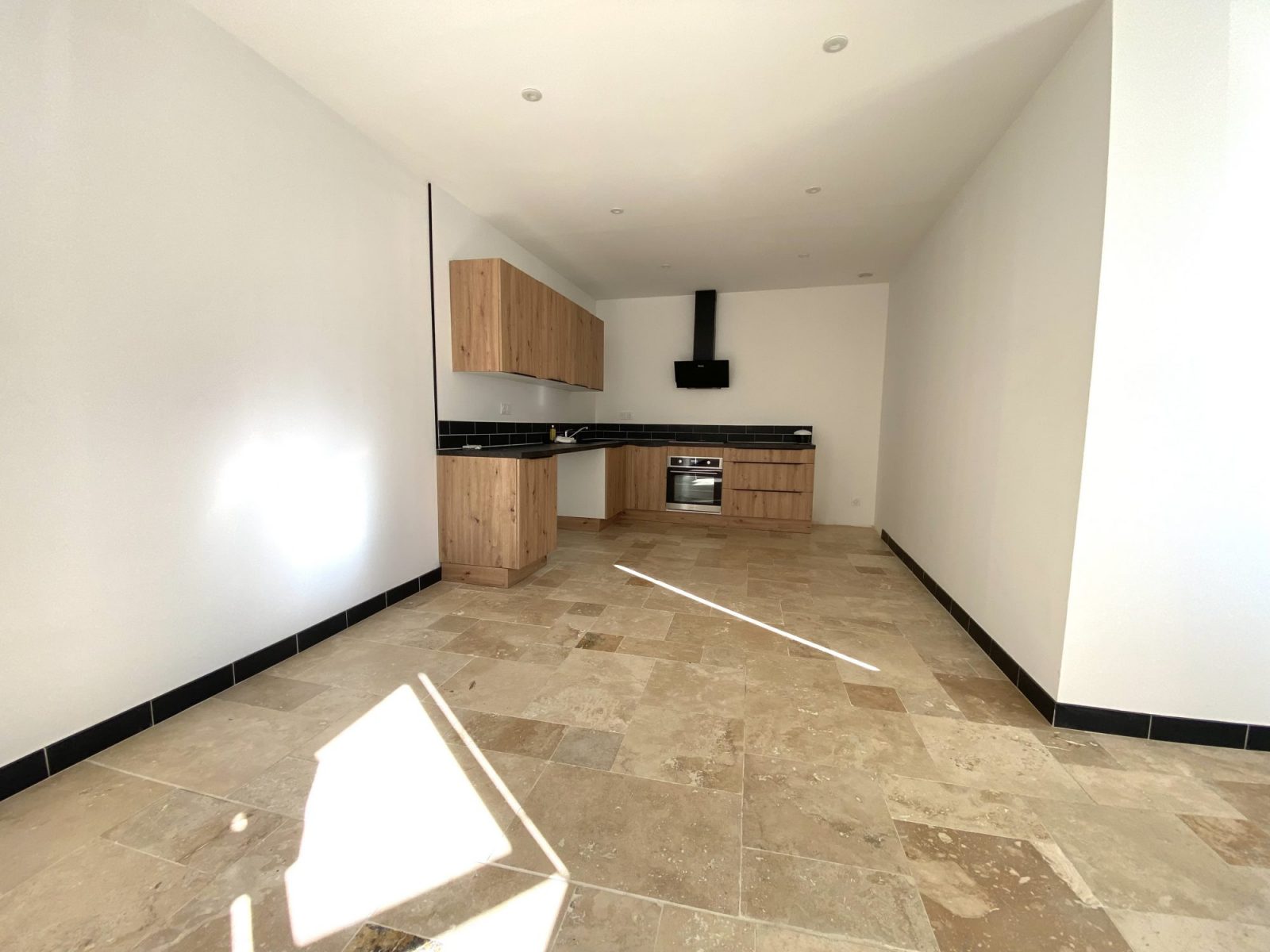 1707666493_VA1902_4_original